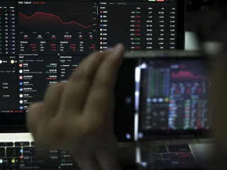 IHSG ditutup menguat seiring neraca transaksi berjalan RI surplus